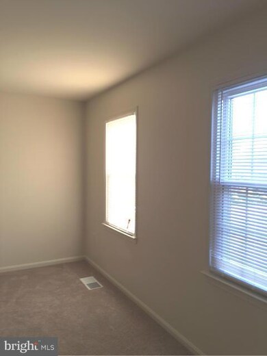 9511 Saluda Ct, Lorton, VA 22079 - photo 5