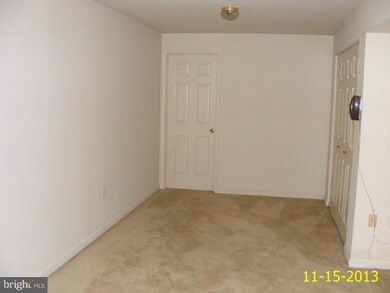 6015 Somerset Rd, Riverdale, MD 20737 - photo 7