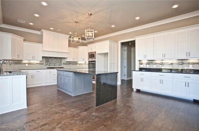 Space galore for the cook!