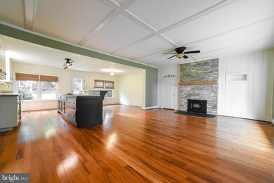 23713 W Patuxent Beach Rd, California, MD 20619 - photo 4