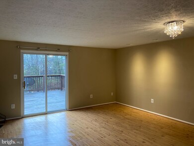 9307 Cross Timbers Ct, Laurel, MD 20723 - photo 4
