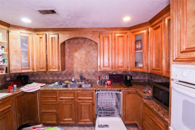 337 Neidigk Sawmill Rd, Magnolia, TX 77354 - photo 5