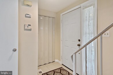 20500 Strath Haven Dr, Montgomery Village, MD 20886 - photo 3