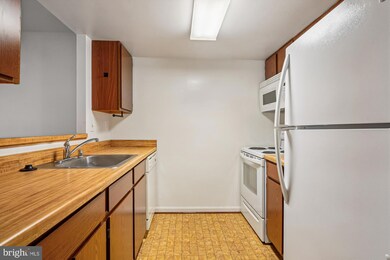 1410 Greendale Ct unit 2-1410, Arnold, MD 21012 - photo 6