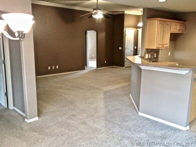 11713 S Locust Ave, Jenks, OK 74037 - photo 7