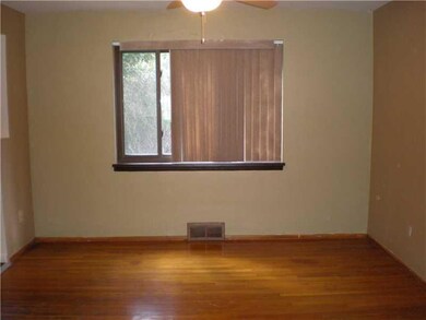 Dining Room. The dining room offers plenty of spac
