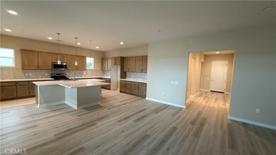 6438 Castle Crags Ave, Hesperia, CA 92345 - photo 3