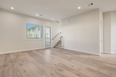 5923 Jasper Jones Way, Houston, TX 77091 - photo 4