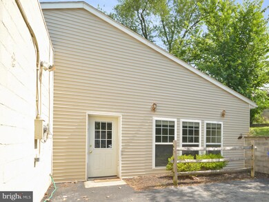 313 E D St, Brunswick, MD 21716 - photo 3