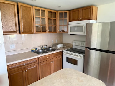 217 Suffolk F, Boca Raton, FL 33434 - photo 2