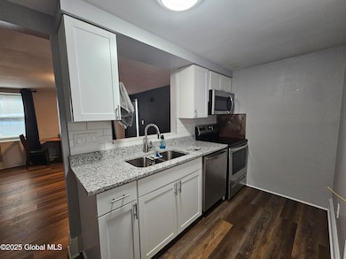 15 Ten Broeck St unit Garden, Albany, NY 12210 - photo 6