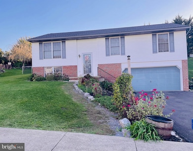 313 Winding Way, Womelsdorf, PA 19567 - photo 2