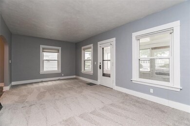 826 D Ave NW, Cedar Rapids, IA 52405 - photo 3