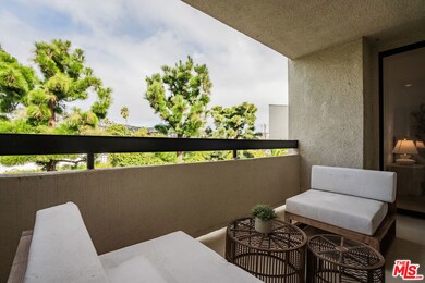 8380 Waring Ave unit 308, West Hollywood, CA 90069 - photo 6