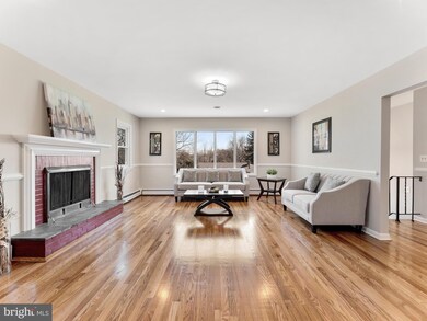 2108 Liberty Lake Dr, Sykesville, MD 21784 - photo 2