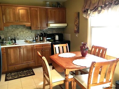 9 Woodhall Ln, Clifton Park, NY 12065 - photo 5