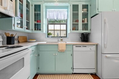 505 N Adams St, Fredericksburg, TX 78624 - photo 3