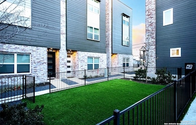 210 W Poplar St unit 101, San Antonio, TX 78212 - photo 3