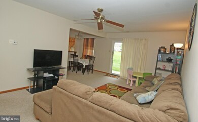 34 Derry Dr, North Wales, PA 19454 - photo 3