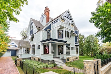 02_221_10thStS_Exterior2_mls