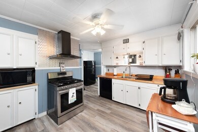 19 Mount Vernon St, Saugus, MA 01906 - photo 6