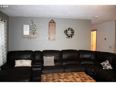 1085 Clearview Ave NE, Keizer, OR 97303 - photo 5