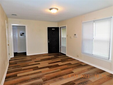 623 E Brockett St, Sherman, TX 75090 - photo 7