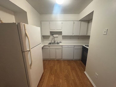216 Christopher Columbus Dr unit 2, Jersey City, NJ 07302 - photo 5