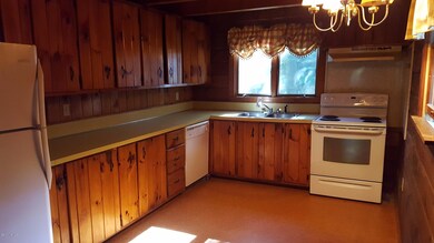 Eat-In Kitchen