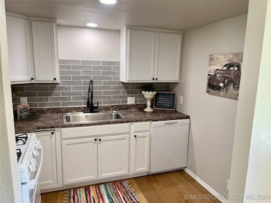 606 N Broadway Ave, Haskell, OK 74436 - photo 6