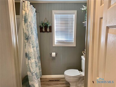 228 N Perry St, Woodville, OH 43469 - photo 6