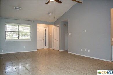 541 Denise Dr, New Braunfels, TX 78130 - photo 4