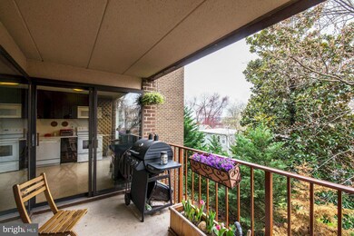 124 Roberts Ln unit 200, Alexandria, VA 22314 - photo 2