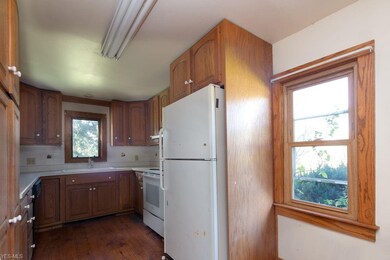 Kitchen redone and in great shape - flooring is ea