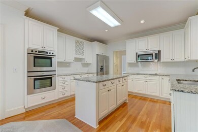 400 Cross Vine Ln, Greensboro, NC 27455 - photo 5