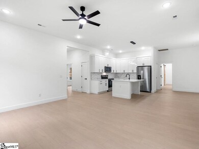 119 Bell Ave, Inman, SC 29349 - photo 4