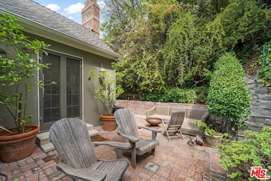 5630 Spreading Oak Dr, Los Angeles, CA 90068 - photo 3