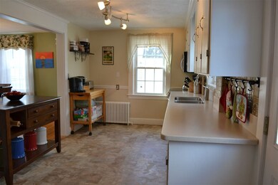 493 Dennett St, Portsmouth, NH 03801 - photo 5