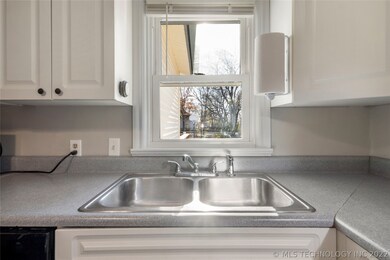 217 W 6th St, Claremore, OK 74017 - photo 5