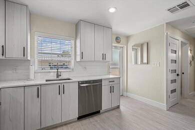 Jamaica Royale unit 63, Sarasota, FL 34242 - photo 4