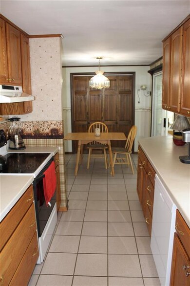 81 Manor Rd, Concord, NH 03303 - photo 7