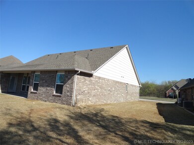 7005 E Oak Ridge St, Broken Arrow, OK 74014 - photo 3