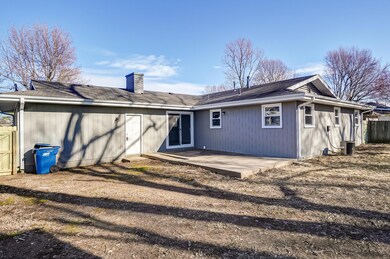 2642 E Meadowmere St-29