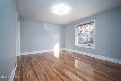 1076 Helderberg Ave Schenectady NY mls-1