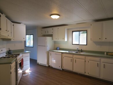 03 Kitchen