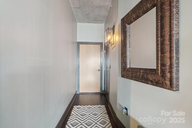 Courtside Condominiums unit 1001, Charlotte, NC 28202 - photo 3
