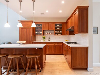 134 Pond View Dr, Port Washington, NY 11050 - photo 6