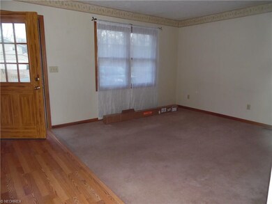 446 Buckeye Dr, Sheffield Lake, OH 44054 - photo 5