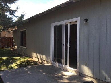 20667 Honeysuckle Ln, Bend, OR 97702 - photo 3