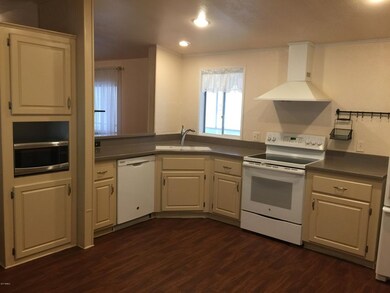 KITCHENS NEWER APPLIANCES